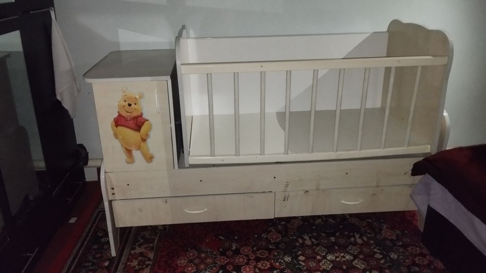 Детский кровать и шкаф