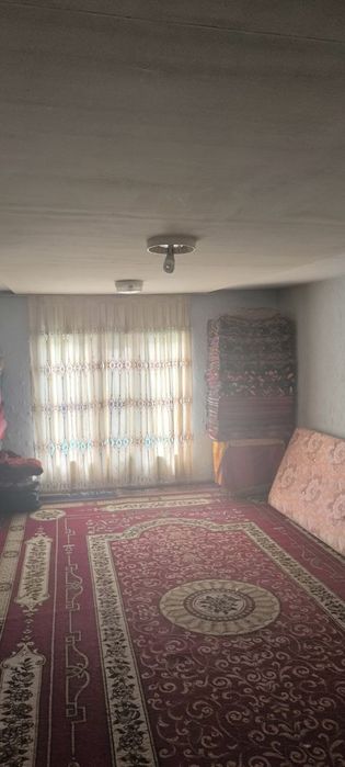 Срочно участка сотилади сергели хонобод махаллада 3.03 соту 8 хона 2та