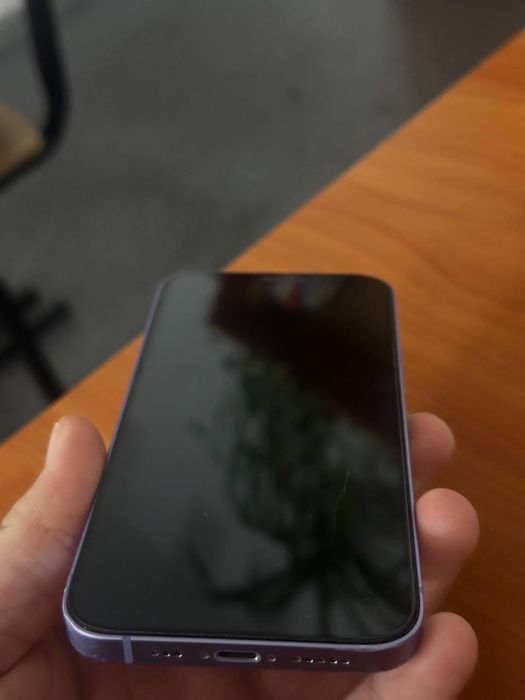 12 iphone в отличном состяние