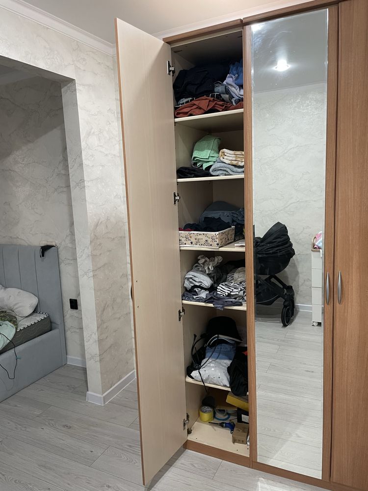Продаю шкаф в спальню