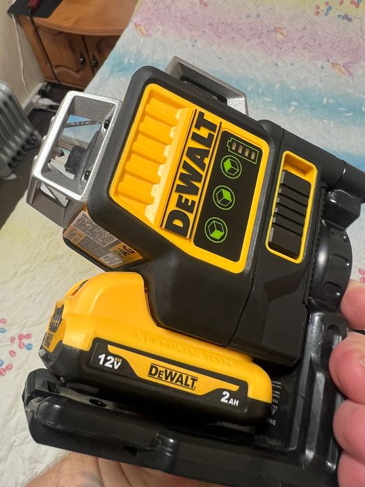 Акумулаторен линеен лазерен нивелир DeWALT 18 V, XR®, 3 x 360°, зелен,