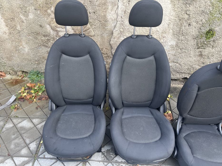 Седалки за Mini Countryman