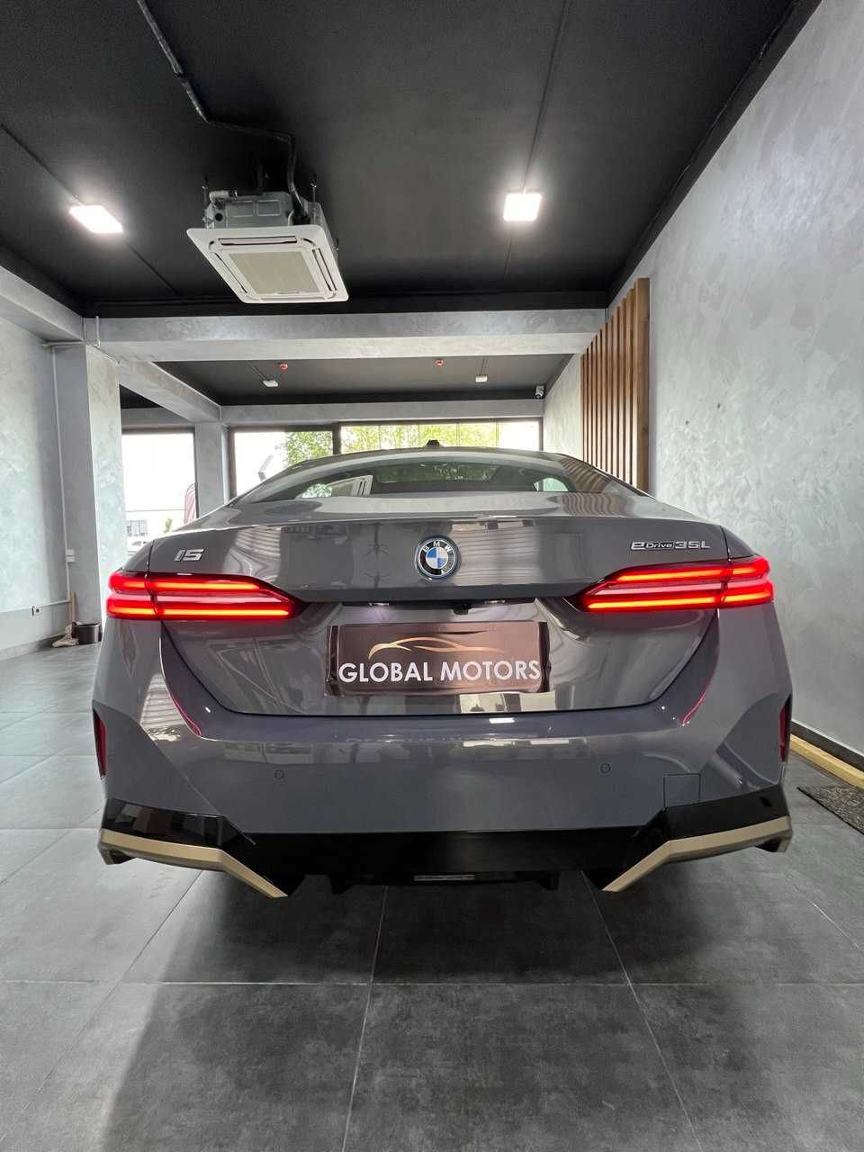 BMW i5 FULL скидка на все модели! первые руки