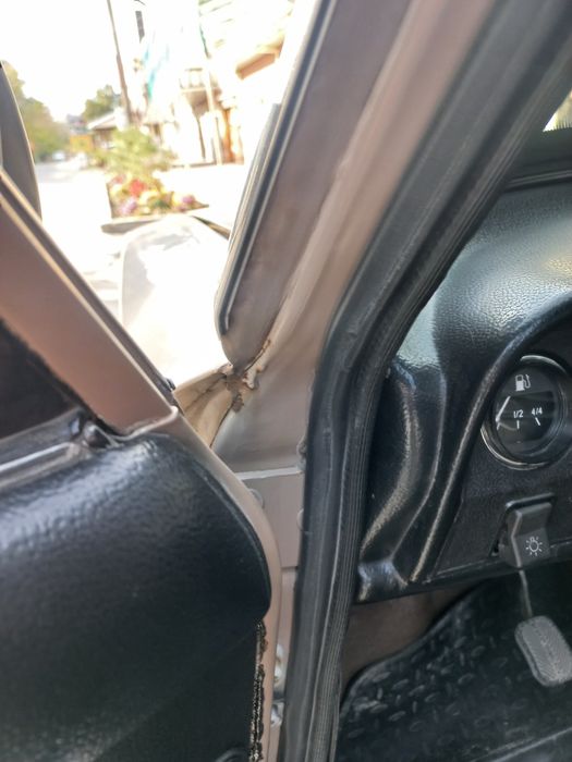 Vaz 2106 sotiladi Xolati zur churigan joyi yoq