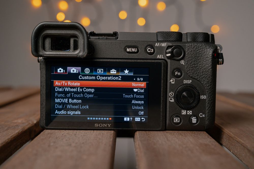 Sony A6600 +18-105F4 + Vitrox 23mm F1.4