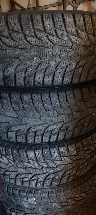 Продам зимние шины 215/65/16