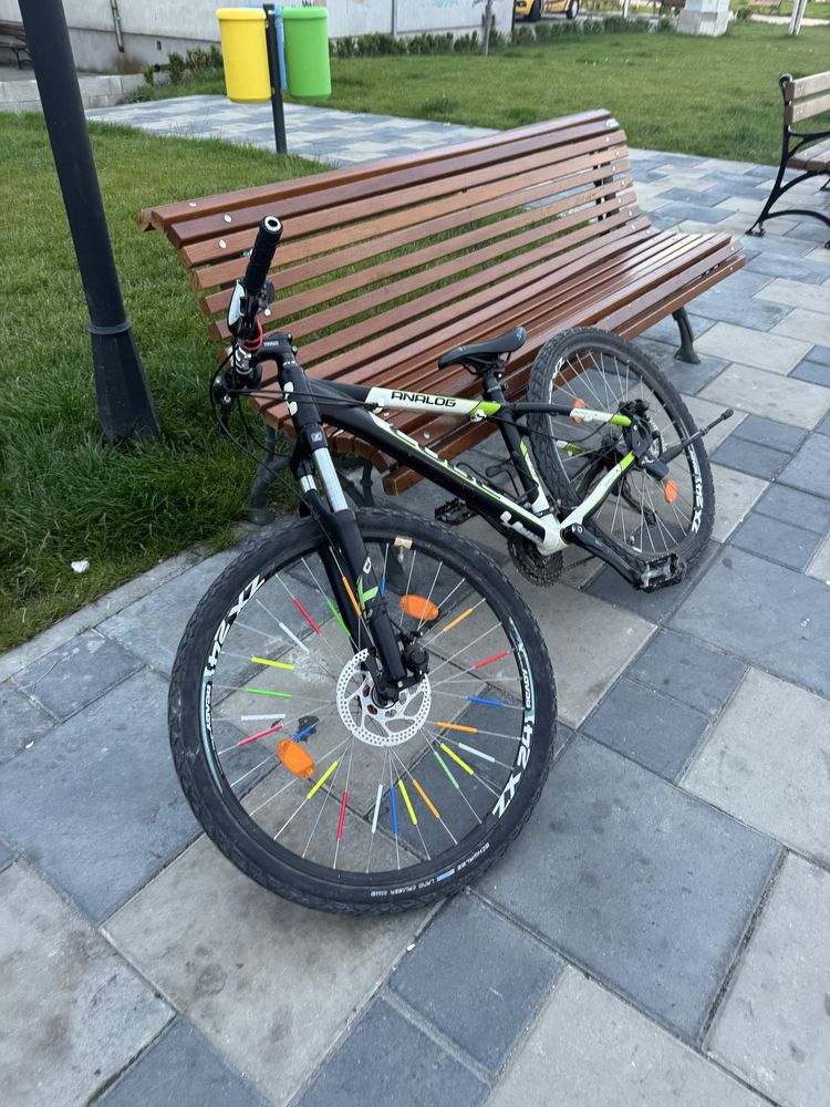 Bicicleta cube, în stare buna