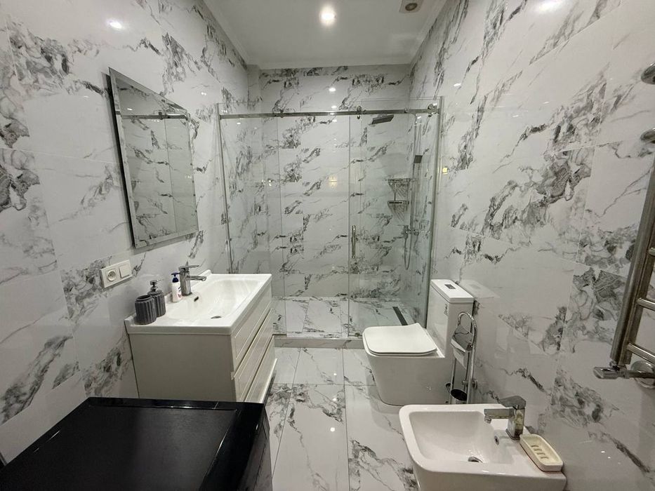 Продается 3х ком шикарная квартира жк Узбегим на Бабур улица/ Аеропорт