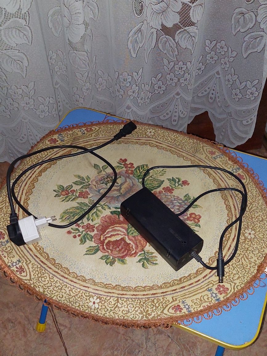Продам Xbox 360 срочно