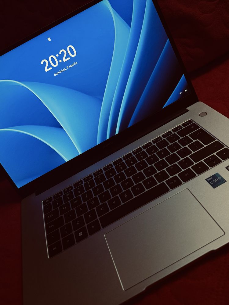 Vând Laptop Huawei MateBook D 15, Intel i3, 8GB RAM, Windows 11