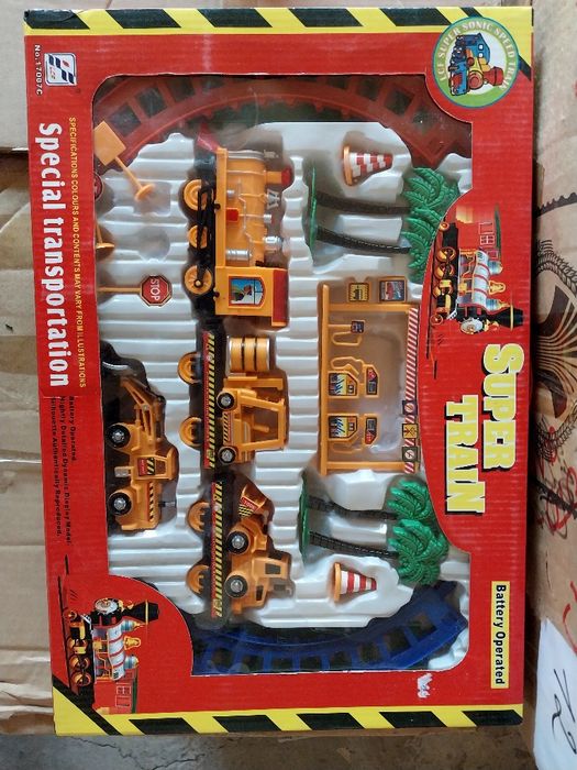 Паровозик механический,на батарейках