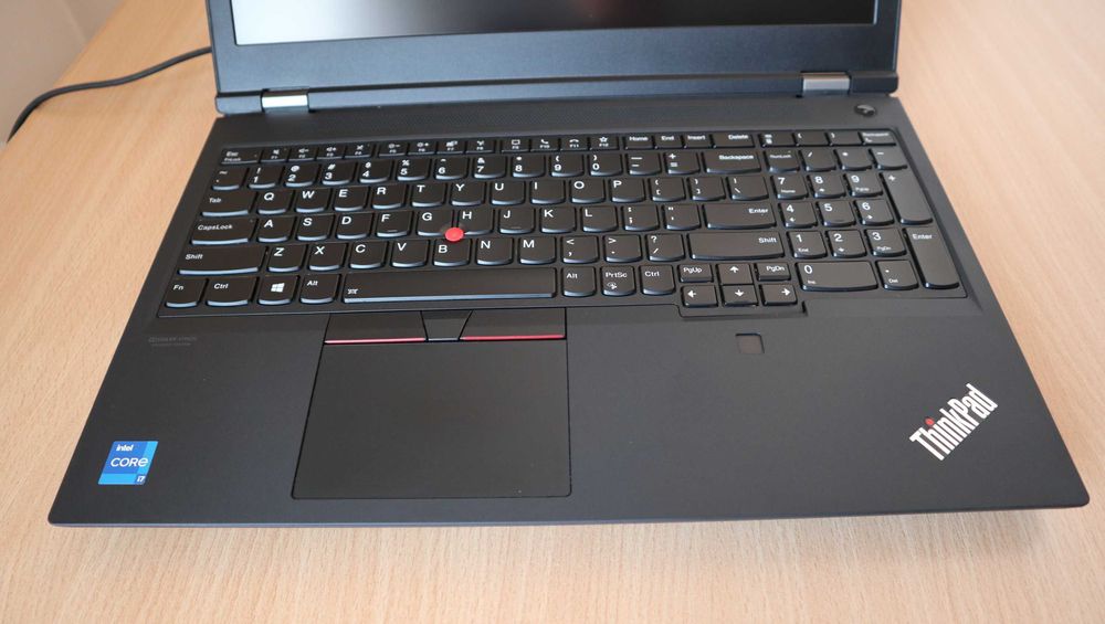 Lenovo ThinkPad P15 2Gen NVIDIA T1200 15,6/ i7 11800H / 1TB NVMe/ 16GB