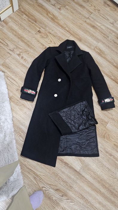 Продаю пальто платье юбка