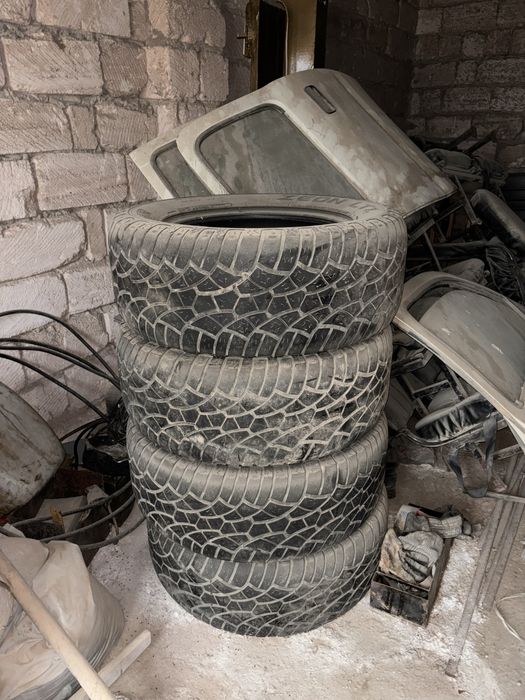 Покрышки от LAND CRUISER 200