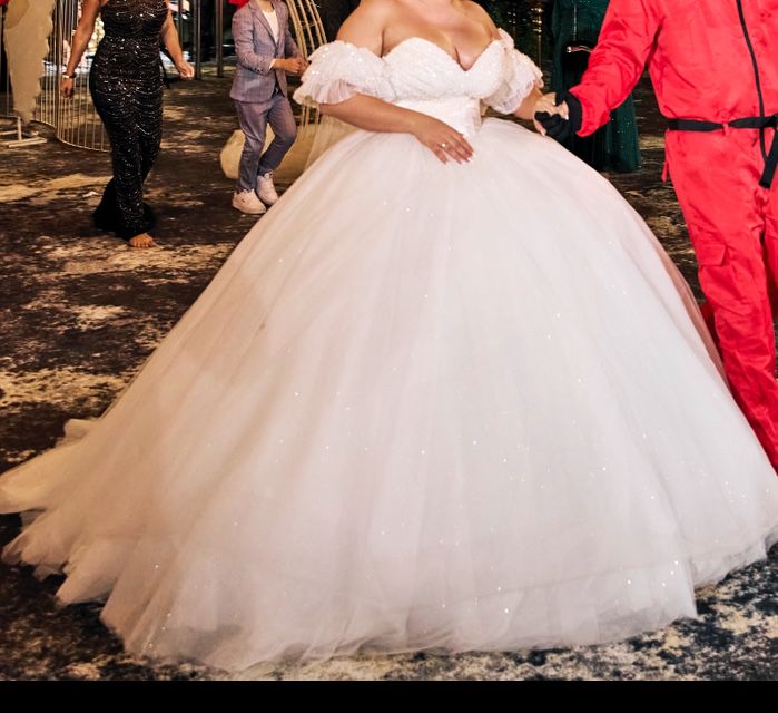 Vand rochie de miresa stil printesa