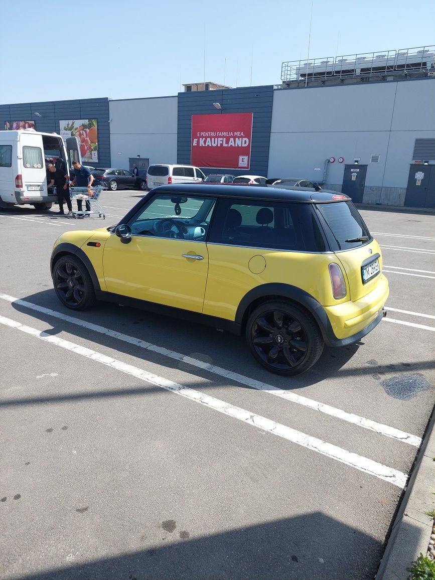 Vând Mini Cooper