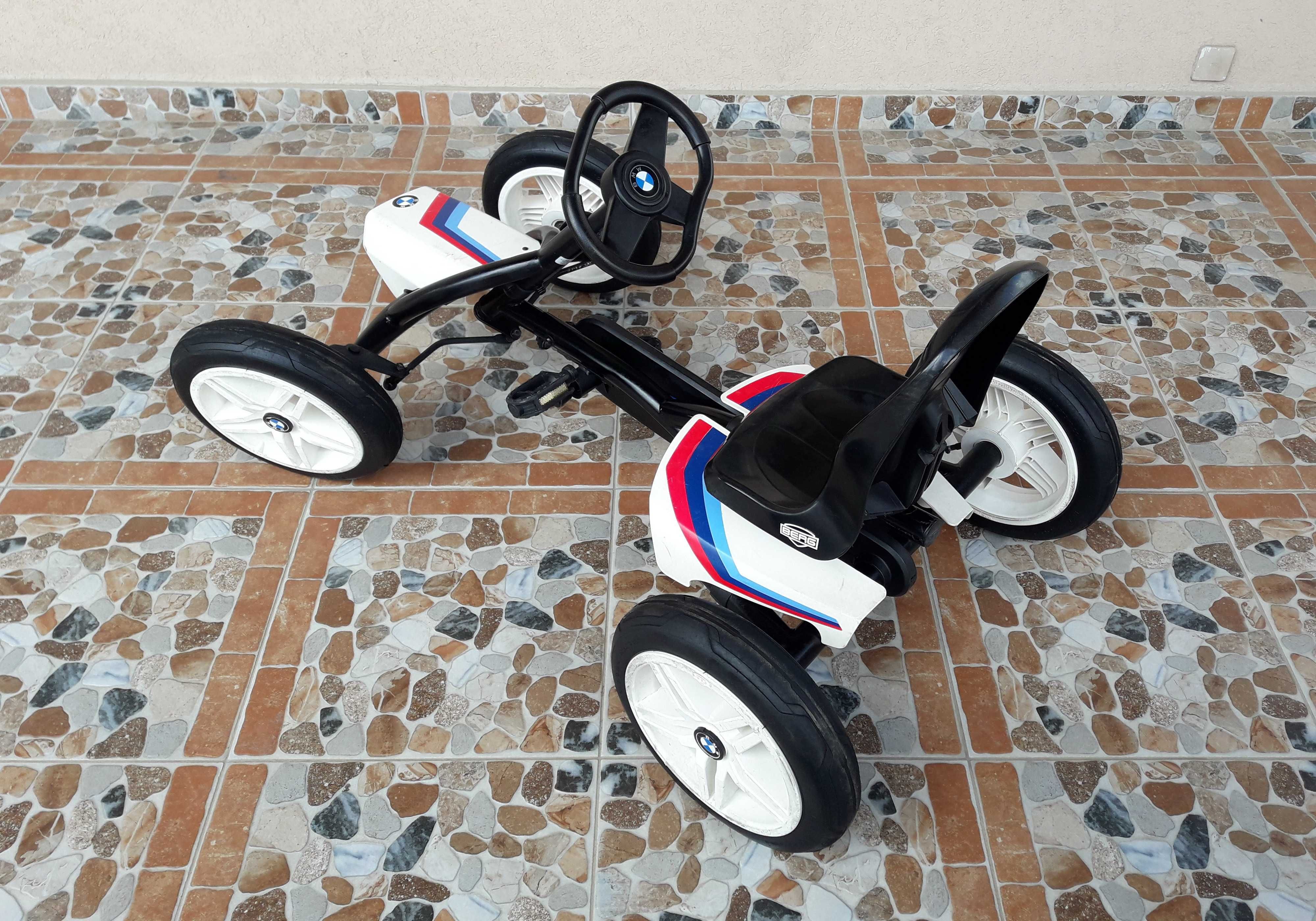 Cart (kart) cu pedale pentru copii BERG Buddy BMW Street Racer -alb