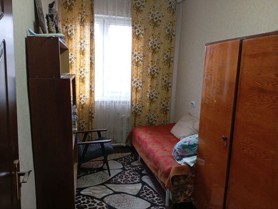 Продажа 4/4/4 на Юнусабад-4,[84кв.)4 хонали сотилади