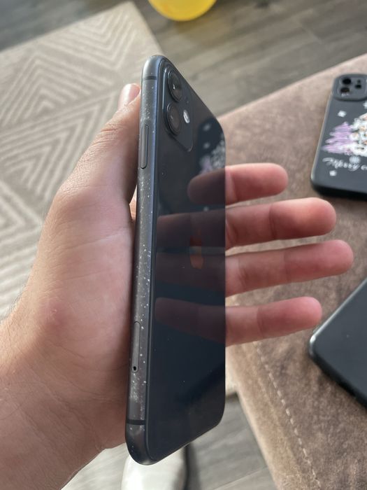 Vand iphone 11 in stare foarte buna de functionare
