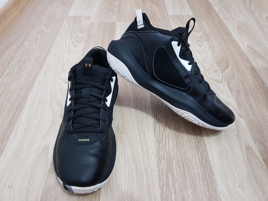 Adidasi Under Armour mărimea 41 nike jordan salomon