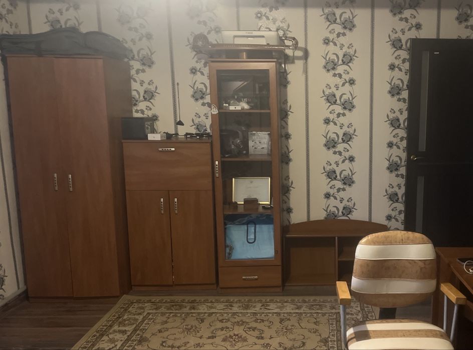 Шкаф мебель в хорошем состоянии