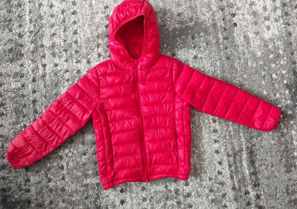 Червено преходно яке р-р 134/ 140 см.