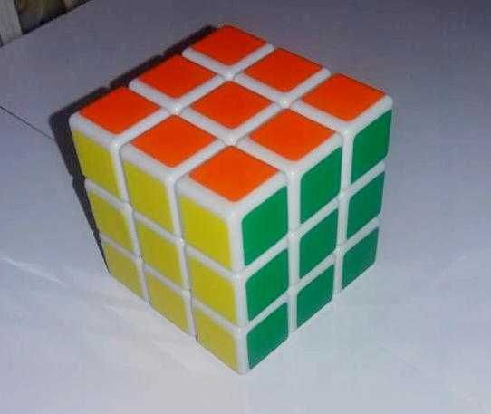 Кубик Рубика (среднего размера)
