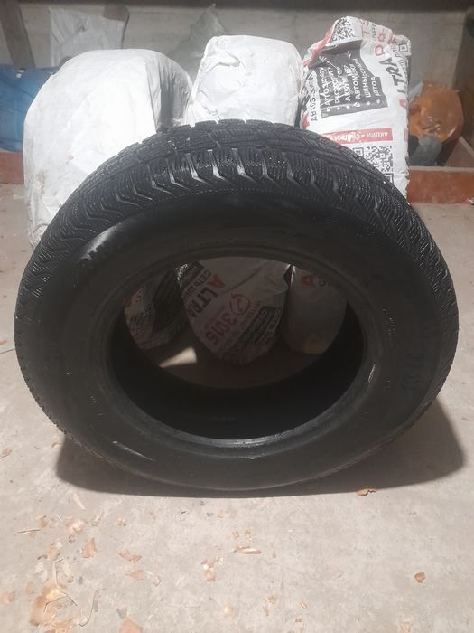 Почти новые зимные шины