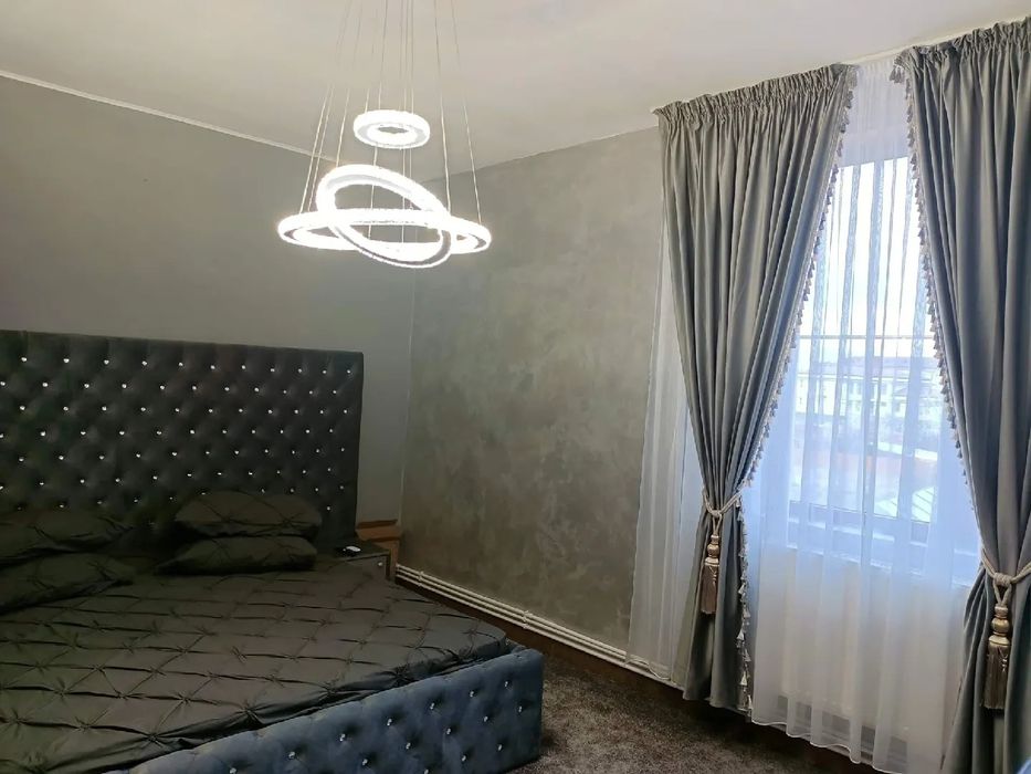 Casa vila la strada sos DN1