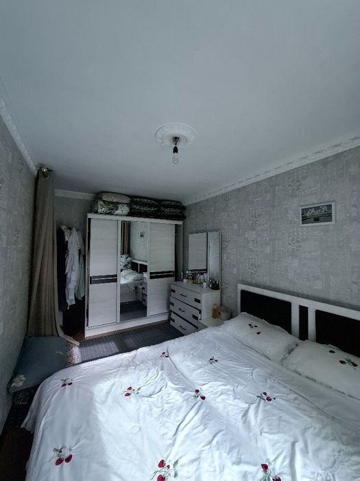 Срочно сотилади чилонзор 24.   
4 хона, 
3- этаж,  
5 этажли, гиштли д