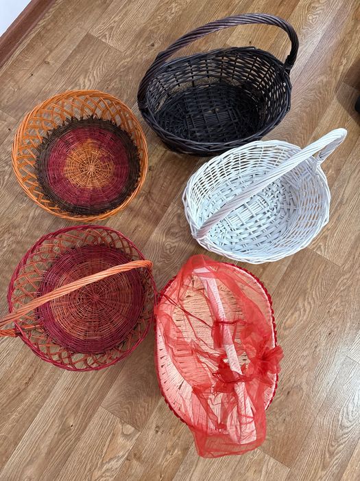 Плетенные корзины по 2000