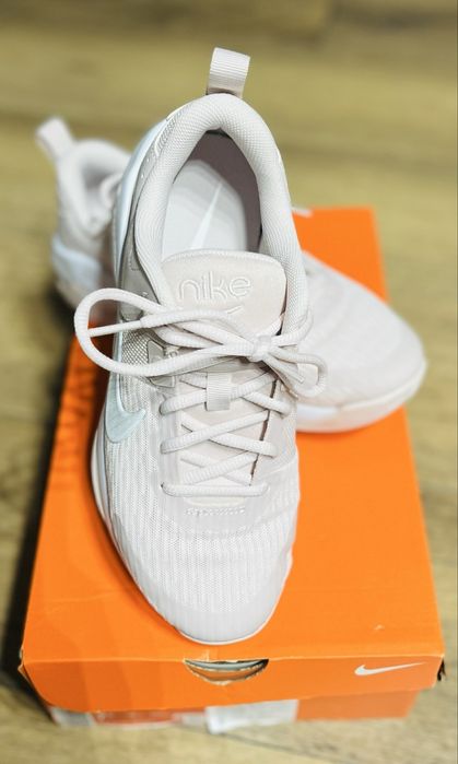 Дамски маратонки Nike.