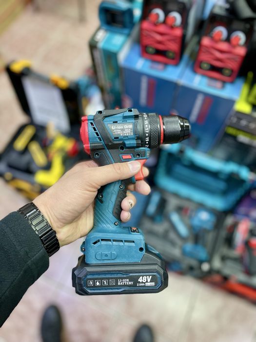 Аккумуляторный шуруповерт, шуруповерты