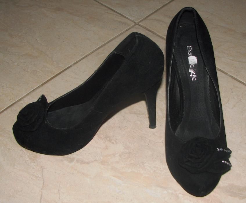 Pantofi noi din catifea mărime 41