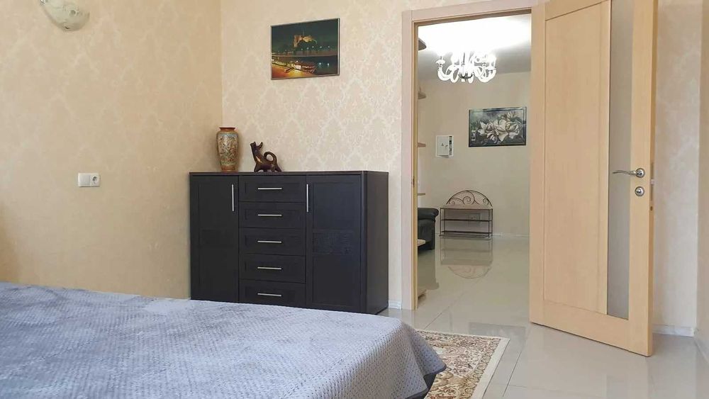 Дава се под наем Двустаен апартамент в София, Център - 65 кв.м за 433.5 € - Снимка #1