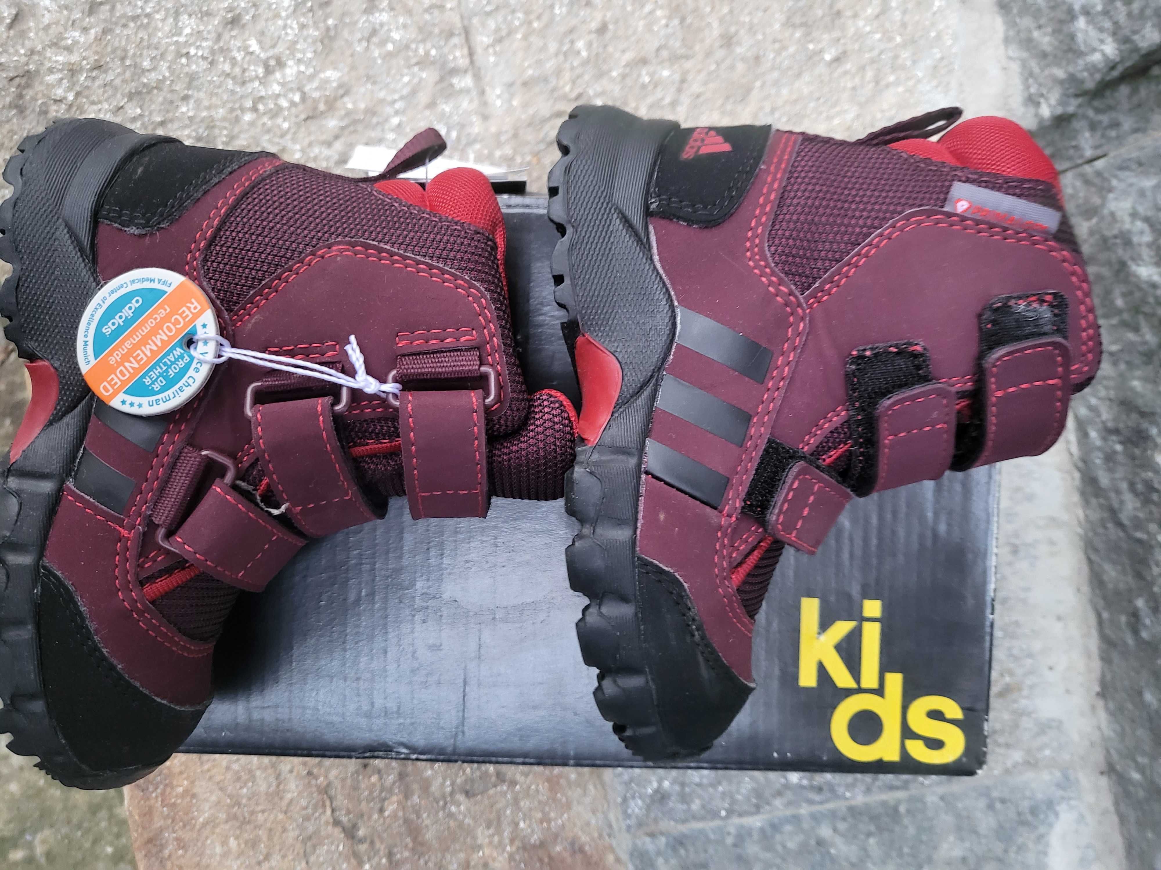 Нови! Adidas  ботушки 23 номер