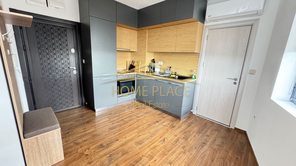 Дава се под наем Двустаен апартамент в Варна, Център - 90 кв.м за 918 € - Снимка #2