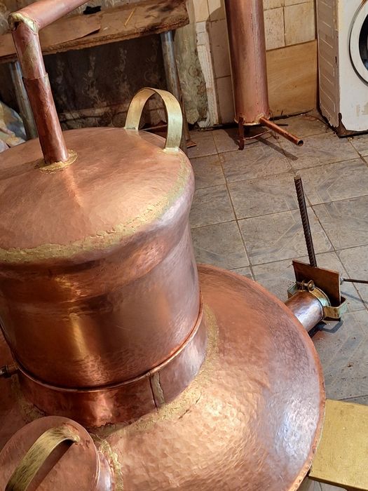 Vând cazan de făcut țuică cu capacitatea de 250litri