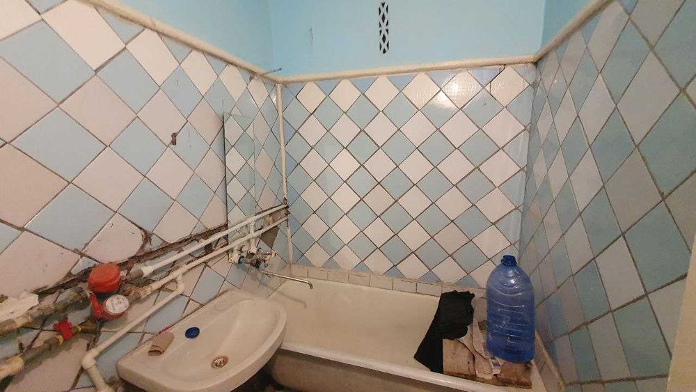 Заканал Лаззат магазини 3 хонали квартира ижарага берилади.ID: 1459