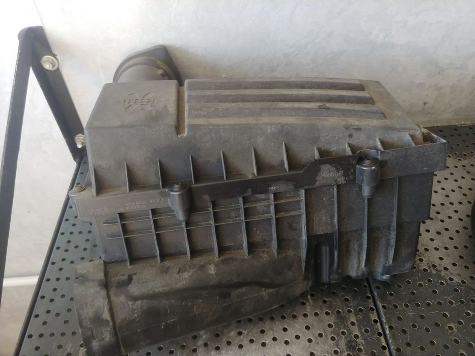 carcasa filtru aer 2.0 tfsi  skoda octavia 2  audi a3 passat cc 1k0129607ag  1k0129601cg