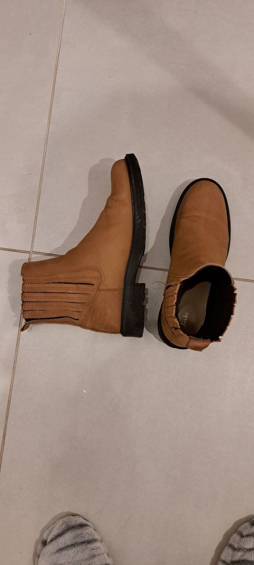 Обувки Clarks номер 39.5