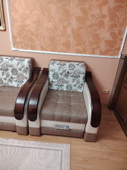 Продам Диван и 2 кресла