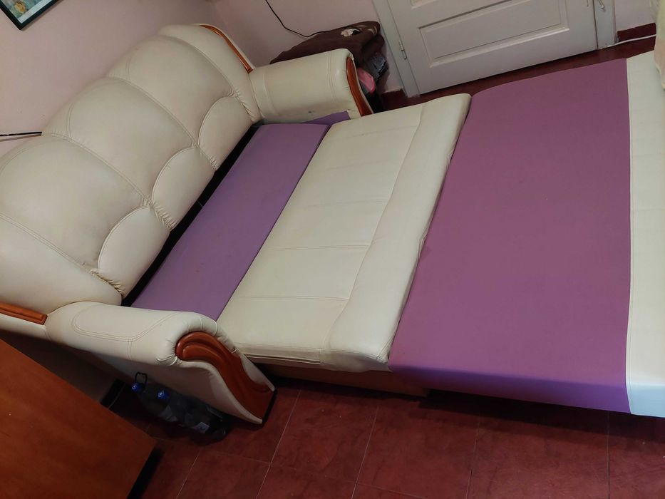 Vand canapea 3 locuri extensibila