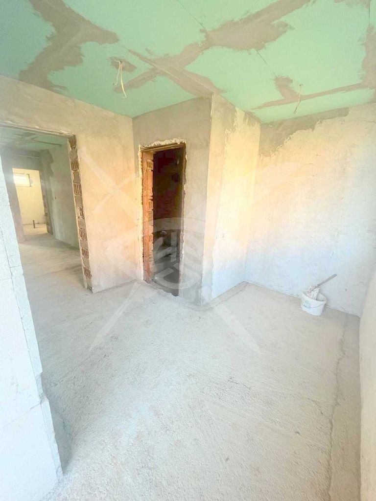 Продава се Къща в Костинброд - 349 кв.м за 373 €/кв.м - Снимка #4