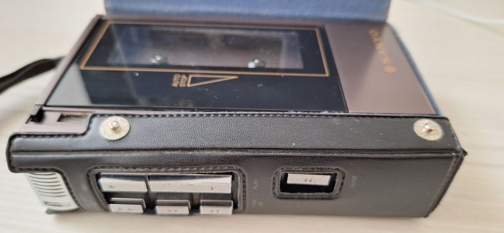 Walkman Sanyo Cassette Tape Recorder TRO 1550T