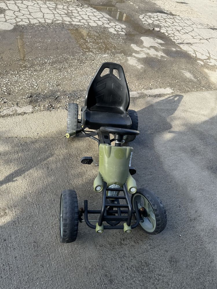 Детска количка с педали бъги