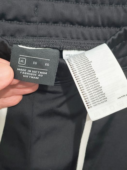 Pantaloni trening marca Nike mărime xl culoare neagra