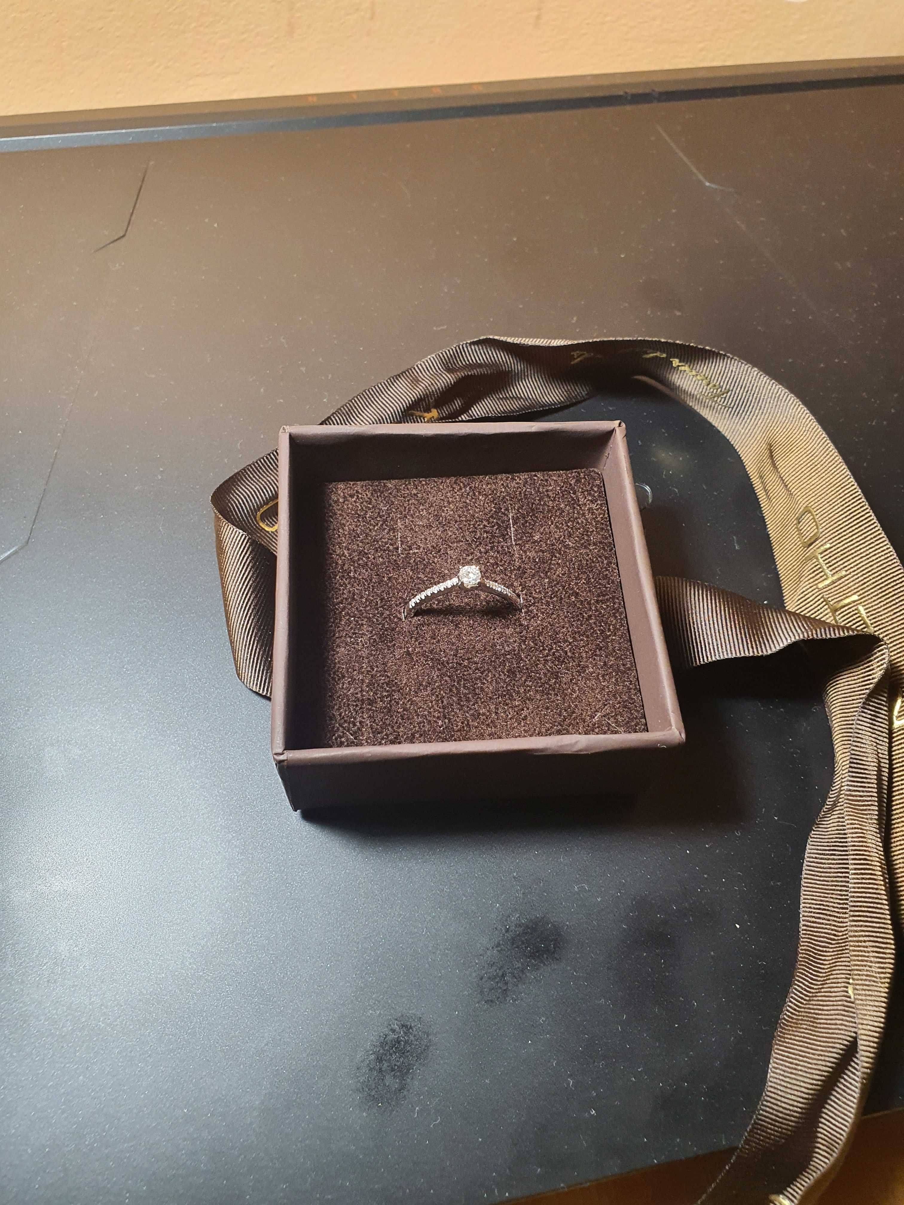 Inel de logodna cu diamant. Aur 18k. Diamant 0.16CT