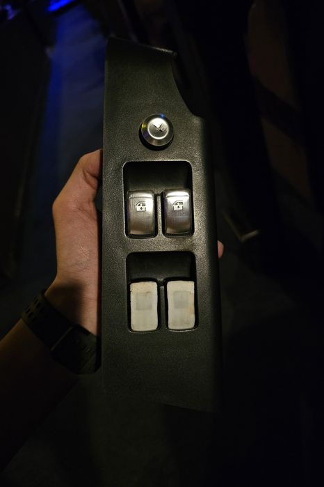 Кнопки стеклоподъемника от Nexia 3. С автоподнятием.