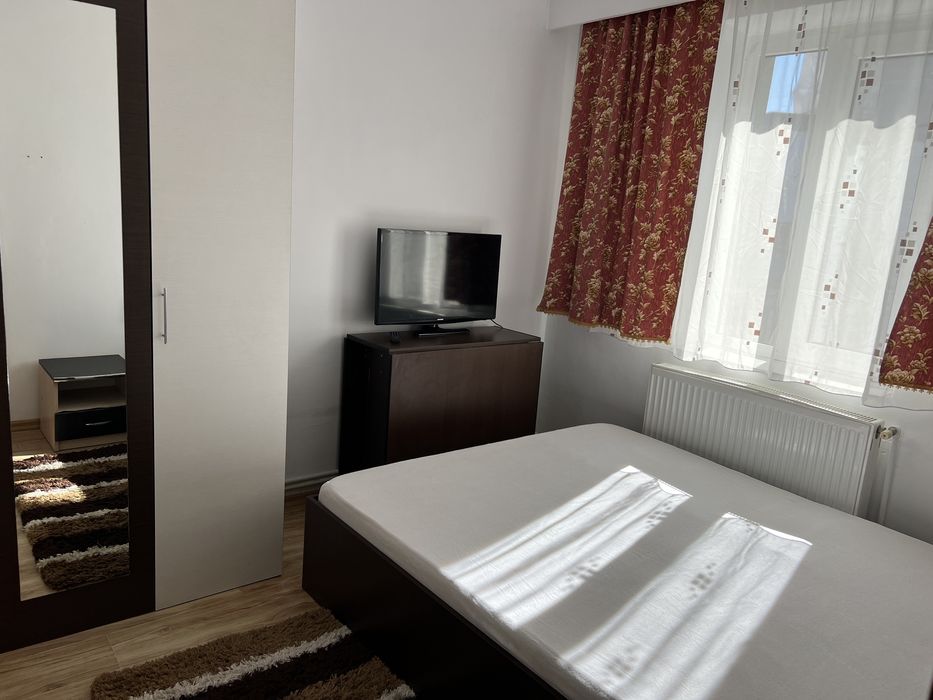 Inchiriez apartament 2 camere  ultra central in Pitesti.